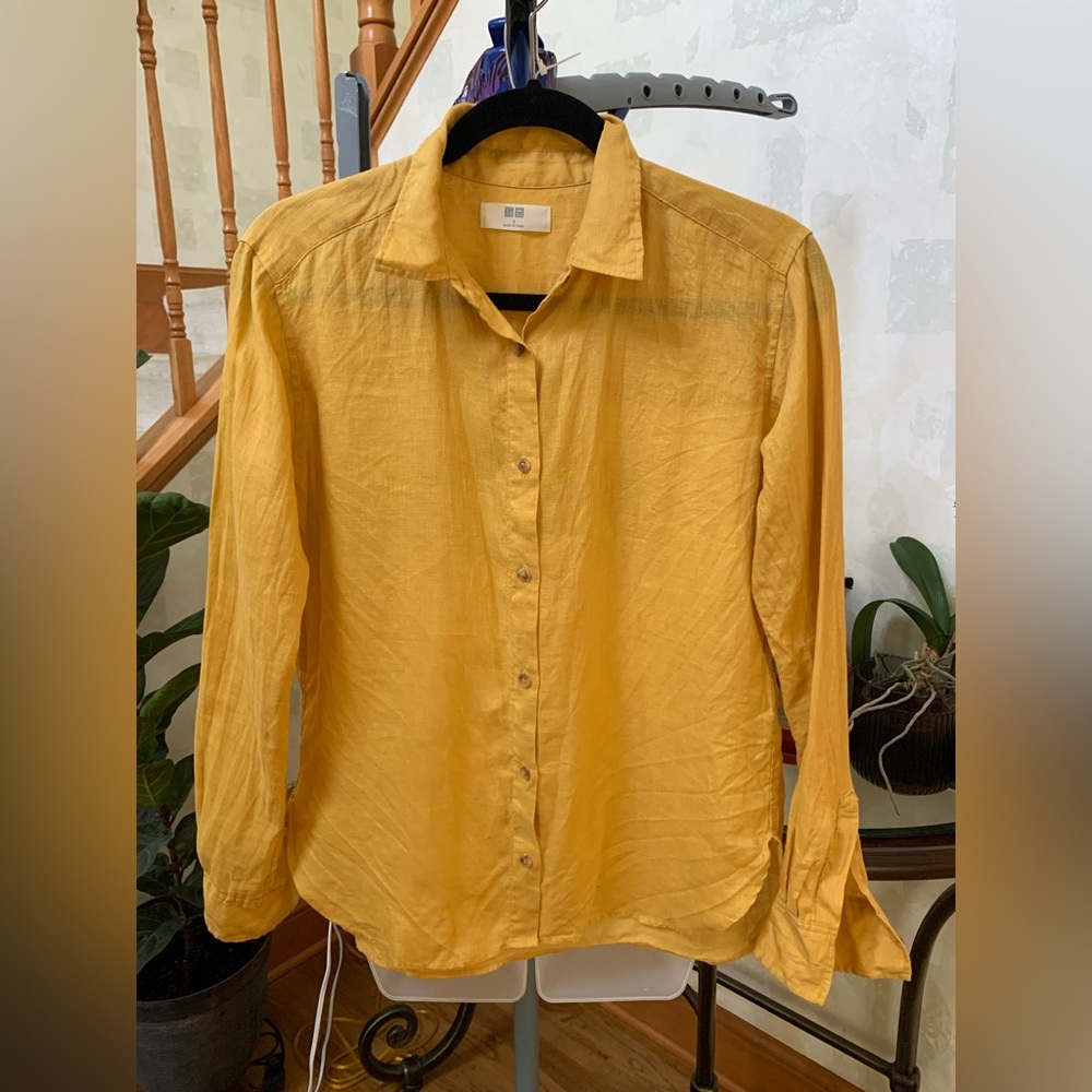 Uniqlo women linen shirt, New without tag, size S